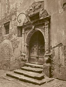 Rothenburg o d T، Portal des alten Rathauses؛ روتنبورغ أون ذا تاوبر ، مدخل مبنى البلدية القديم (صورة أبيض وأسود) بواسطة كيرت هيلشر