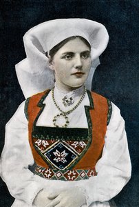 امرأة ترتدي الزي الوطني النرويجي ، c1890 بواسطة لام بولانجر
