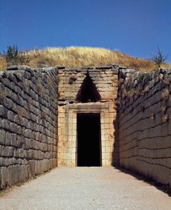 مدخل قبر أجاممنون المسمى "Tresor d'Atree": موقع مدينة Mycenes القديمة في البيلوبونيز (1500-1100 قبل الميلاد) اليونان