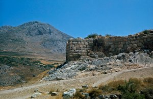 أسوار الأكروبوليس: موقع مدينة ميسين القديمة في البيلوبونيز (1500-1100 قبل الميلاد) اليونان