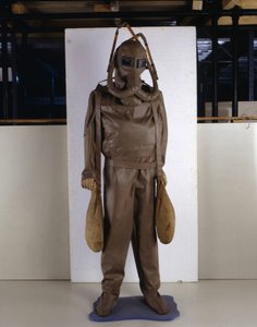 نموذج الغوص مصنوع من النموذج الذي صممه ليوناردو دافنشي (ليوناردو دافنشي). بواسطة ليوناردو دا (بعد) فينشي