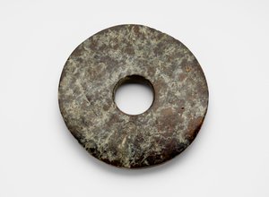 القرص ، c.3300-2250 قبل الميلاد بواسطة ثقافة Liangzhu