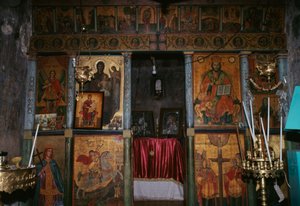 Iconostasis in church of Agia Paraskevi, Anisaraki, Crete, Greece (photo) بواسطة غير معروف غير معروف
