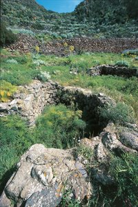 Italy, Sicily Region, Province of Messina, Filicudi Island, Capo Graziano, Ruins of prehistoric village بواسطة غير معروف غير معروف