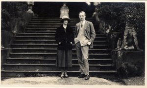 Lady Rachel Cavendish and Viscount Stuart of Findhorn (b/w photo) بواسطة غير معروف غير معروف