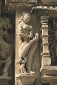 Relief depicting a Surasundari (heavenly beauty), Parshvanatha temple, Khajuraho group of Monuments (UNESCO World Heritage List بواسطة غير معروف غير معروف