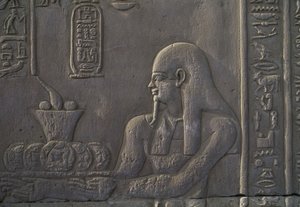 Relief depicting a donor, Temple of Kom Ombo, Egypt, Egyptian civilization, Ptolemaic dynasty, 2nd-1st century BC بواسطة غير معروف غير معروف
