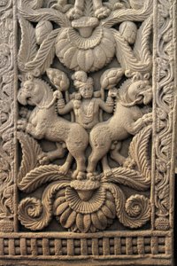 Relief on the western entrance, Great stupa, Sanchi (UNESCO World Heritage List بواسطة غير معروف غير معروف