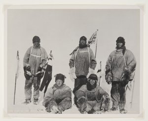 The Five at the South Pole (طباعة بروميد) بواسطة الملازم هنري روبرتسون باورز
