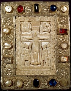 علم آثار العصور الوسطى (العصور الوسطى). الفن البربري في لومباردي: سلام الدوق أورسو. يمثل الجزء العاجي المسيح المصلوب محاطًا بالعذراء والقديس لونجين (أو لونجينوس) والقديس يوحنا. الفن اللومباردي في القرن التاسع. أنا