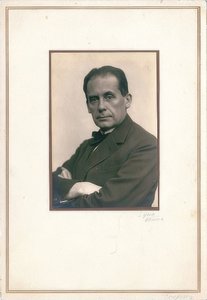 والتر جروبيوس (1883-1969). أوائل عشرينيات القرن العشرين بواسطة بطل لويس