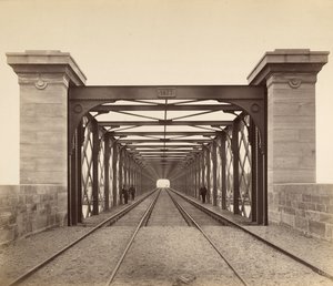 [جسر السكك الحديدية في لافونتين دي أوكس ، دينان] ، 1879-1880 بواسطة لويس لافون