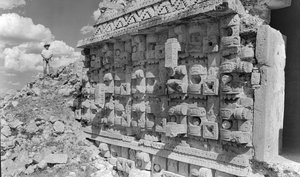  بواسطة لويس ماردن