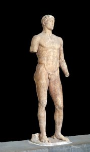 نحت أجياس ليسيبوس من Sicyone (395-305 قبل الميلاد) 355 قبل الميلاد متحف دلفي ، اليونان