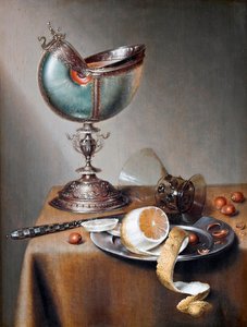"" Nature morte a la coupe nautile "(Still-Life with Nautilus Cup) Peinture de Marten Boelema de Stomme (1611-1644) - زيت على خشب خافت 50x38 سم Hallwylska Museet ، ستوكهولم