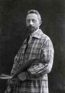 صورة ثلاثة أرباع طول الرسام Guido Spadolini. وهو يرتدي ثوباً طويلاً ويمسك بالفرش واللوحة بيده اليسرى 26111901 بواسطة ماريو نونيس فايس