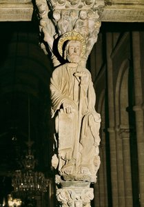 Mullion مع شخصية سانت جيمس ، Pórtico de la Gloria ، Cathedrale Santiago de Compostela