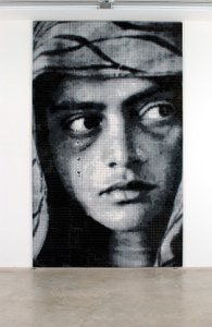 مادونا، 2001 (بلاط سيراميك وأسمنت وخشب) بواسطة مات كوليشاو