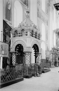 قبر Minins في كاتدرائية المخلص في نيجني نوفغورود الكرملين ، روسيا ، 1896. بواسطة مكسيم دميترييف