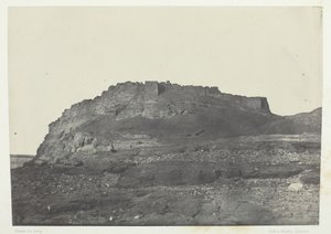 قلعة Ibrym Ancient Premmis ، منظر من الجنوب ، النوبة ، 184951 ، طبعت عام 1852. بواسطة ماكسيم دو كامب