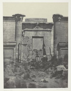 Medinet-Habou ، Propylaea of Thutmoseum ؛ طيبة بواسطة ماكسيم دو كامب