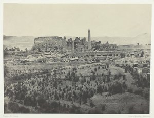 قصر كركاك ، منظر عام للأطلال ، منظر شرقي ، طيبة ، 184951 ، طبع عام 1852. بواسطة ماكسيم دو كامب