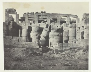 قصر الكرنك ، قاعة الأعمدة المأخوذة من الشمال ، طيبة ، 184951 ، طبعت عام 1852. بواسطة ماكسيم دو كامب