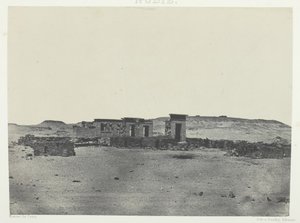 معبد وقرية ديبود ، Parembole من الطريق الأنطوني ، النوبة ، 184951 ، طُبع عام 1852. بواسطة ماكسيم دو كامب