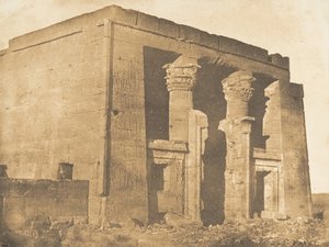 منظر لواجهة بروناوس معبد الدقة بسلكيس ، ٥ أبريل ، ١٨٥٠. بواسطة ماكسيم دو كامب