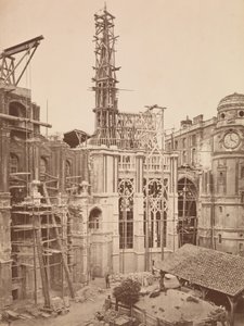 ترميم سانت شابيل بواسطة التسلية الطبية