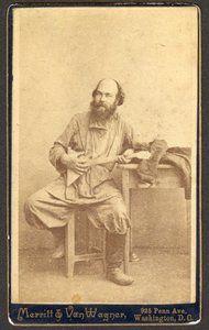 صورة لرجل مجهول الهوية مع بالاليكا ، بين 1886 و 1895. بواسطة ميريت وفان واجنر