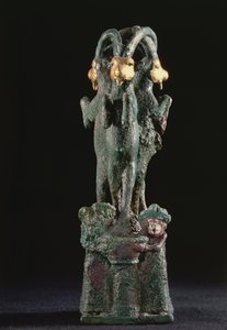 Sacred tree formed from three goats, from Larsa, southern Mesopotamia, c.1750 BC (bronze & gold) بواسطة بلاد ما بين النهرين