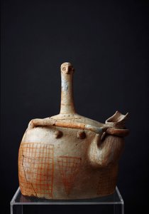 الحضارة المينوية: منحوتة من الطين للإله الأنثوي (إلهة الأم؟) من Myrtos. 2300 ق. خافت. 21.1 سم كريت ، متحف أجيوس نيكولاوس (القديس نيكولاس) بواسطة مينوان