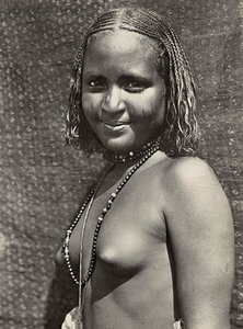"بناء إمبراطورية" في العصر الفاشي: فتاة حبّاب ، 09/05/1936 (b / w photo)