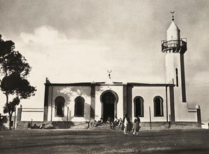 "بناء إمبراطورية" في العصر الفاشي: مسجد أسمرة ، 09/05/1936 (b / w photo) بواسطة موديستينو بالدينيتي