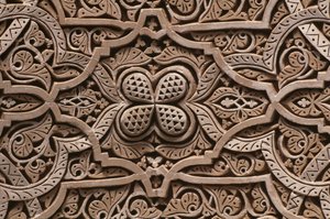 قصبة تاميل غلاوي ، الجص ، التفاصيل (سيراميك)