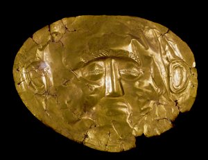 Mycenian art: golden mask. From the site of Mycenes. 16th century BC Athenes, national archeological museum - Mycenaean art: gold funerary mask from Mycenae. 16th century BC. National Archaeological Museum, Athens, Greece