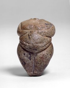 تمثال واقف بدون رأس من Cukurdent من العصر الحجري الحديث. ج الألفية الثالثة قبل الميلاد (الحجر الجيري)