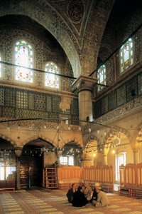 العمارة والفن العثماني: داخل المسجد الأزرق أو السلطان أحمد كامي الذي بناه محمد آغا (1609-1616). تركيا ، اسطنبول. بواسطة المدرسة العثمانية