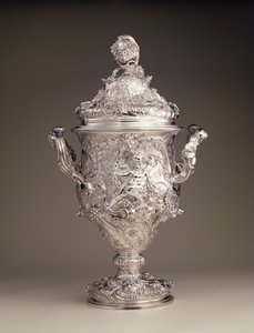 كأس وغطاء بمقبضين ، 1742-43 بواسطة بول دي لاميري
