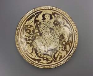 صحن ، منطقة كاشان ، إيران ، سلالة سلجوق ، أواخر القرن الثاني عشر وأوائل القرن الثالث عشر (خزف) بواسطة Persian School