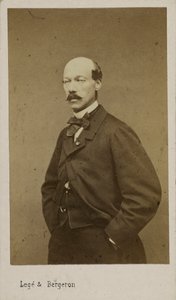 صورة للمؤلف ألكسندر باتا 1816-1902 ، ج. 1880. بواسطة استوديو الصور Legé and Bergeron.
