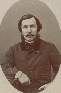 صورة لعازف البيانو والملحن ألفريد كويدانت 1815-1893. بواسطة استوديو تصوير الندار.