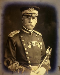 ضابط مجهول في الجيش الأمريكي ، حوالي 1900 (صورة بالأبيض والأسود) بواسطة المصور أمريكي