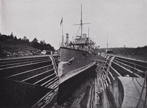 HMS "Flora," in Dock, Esquimalt, British Columbia (b/w photo) بواسطة المصور كندي