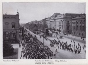 برلين: Unter den Linden (صورة b / w) بواسطة مصور فوتوغرافي ألماني