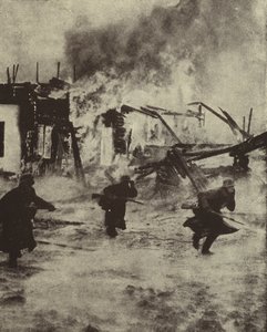 German soldiers advancing through the burning ruins of Rotterdam after its bombing by the Luftwaffe, World War II, May 1940 (b/w photo) بواسطة مصور فوتوغرافي ألماني