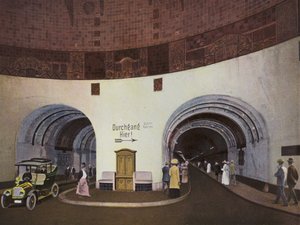 هامبورغ: Elbtunnel ، بني 1908-1111 ، بطول 450 م ، عمق 20 م u وات ، تكلفته حوالي 11 ميل م