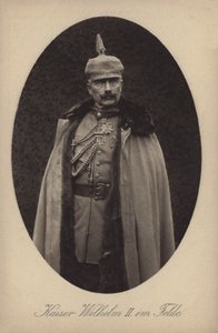 القيصر فيلهلم الثاني من ألمانيا بالزي العسكري (صورة بالأبيض والأسود) بواسطة مصور فوتوغرافي ألماني