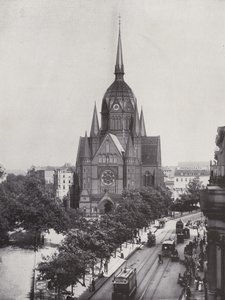 كنيسة الصليب المقدس (صورة b / w) بواسطة مصور فوتوغرافي ألماني